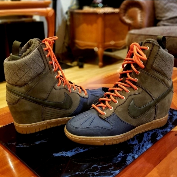 nike wedge boots